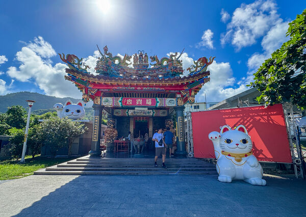 ▲▼台東太麻里招財貓土地公廟。（圖／讀者授權提供，請勿翻攝，以免侵權）