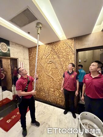 ▲台南市政府消防局暑假期間啟動專案檢查，針對KTV、電影院、補習班及遊樂場所等青少年熱門聚集地加強消防安全稽查。（記者林東良翻攝，下同）