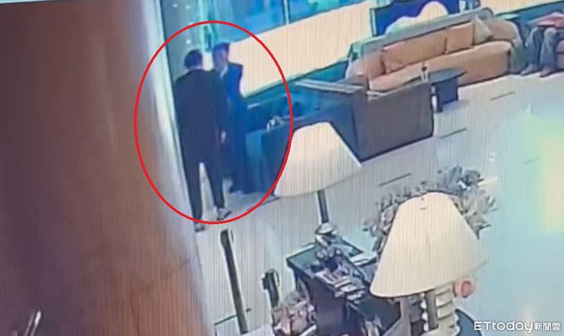 快訊/遇襲畫面曝!黑衣男近身「3秒後出手」 矢板明夫滿嘴鮮血 | ETtoday社會新聞 | ETtoday新聞雲