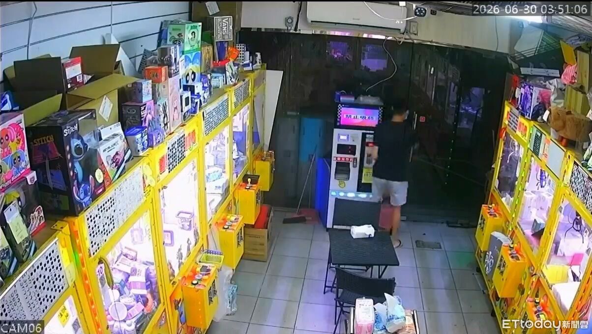 澎湖驚傳娃娃機大盜!疑台灣觀光客狂偷5間 場主痛失6千元氣炸 | ETtoday社會新聞 | ETtoday新聞雲