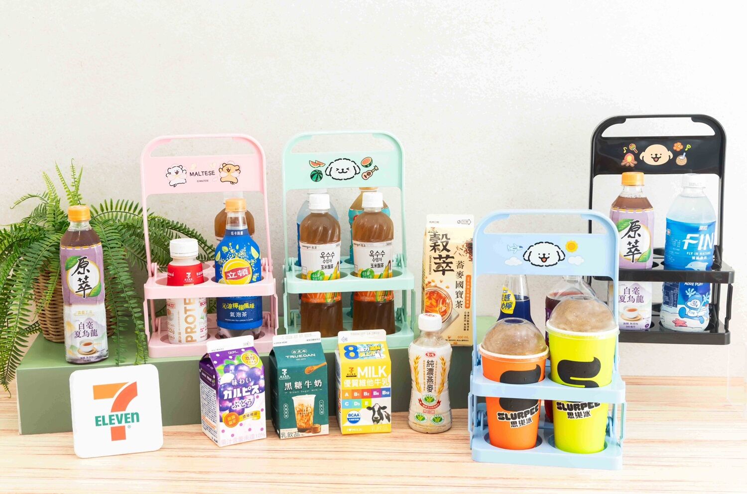 ▲▼超商開賣台鐵、高鐵雙鐵便當。(圖/業者提供)