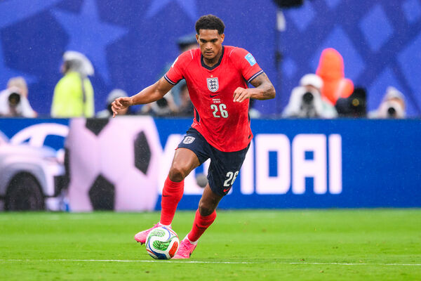 FIFA罕見撤銷紅牌　英格蘭主帥打趣要凱恩找川普喬一下