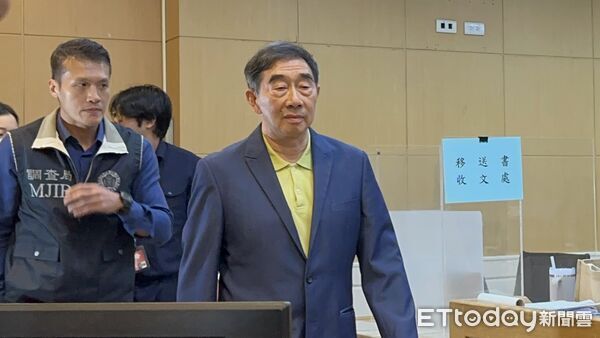 長榮海運內線案　張國政「配合大哥兩頭空」1000萬交保