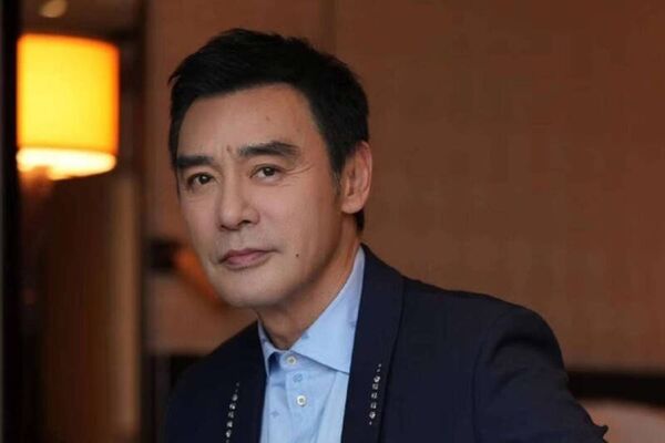 背債不落跑／以為閃婚豪門「老公卻狂欠13億」　女星慘復出4年拚命接25片救夫