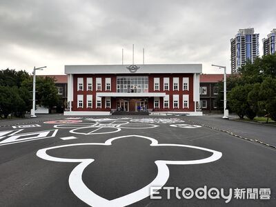 台北市中心神秘圍籬拆了!空總「戰情大樓」開箱 月底再開彩蛋