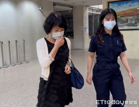 ▲▼永固-KY董事長簡國釧涉透過親友帳戶進場護盤，遭檢調移送，晚間姊姊10萬元交保。（圖／記者劉昌松攝）