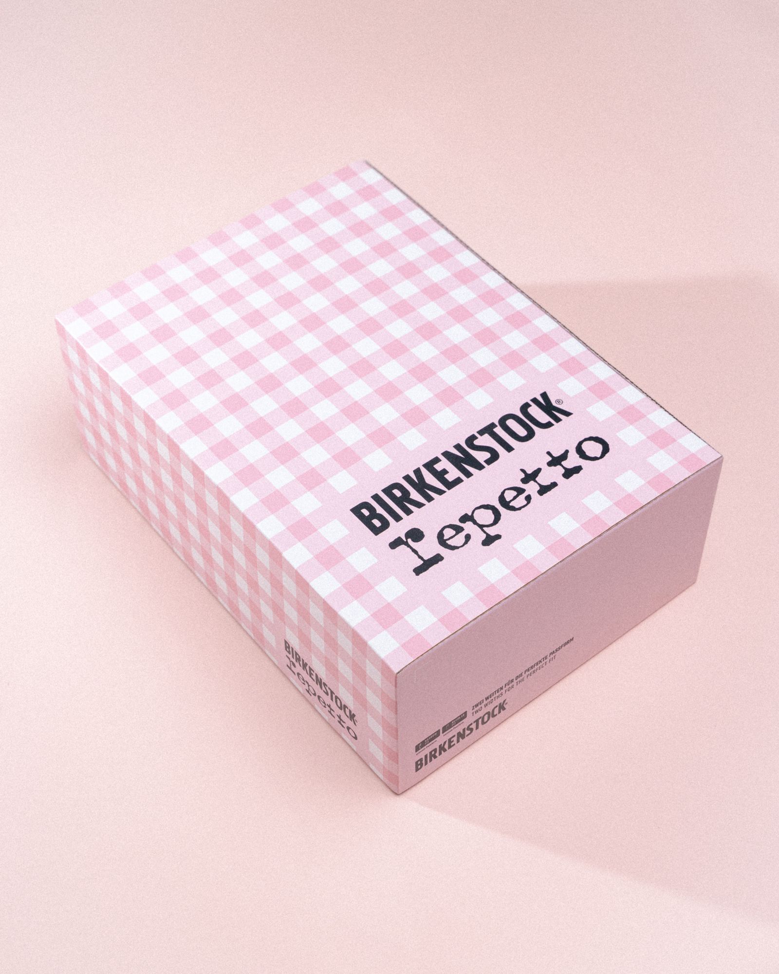 勃肯鞋變身芭蕾舞鞋    Repetto X Birkenstock聯名美到讓人想包色       
