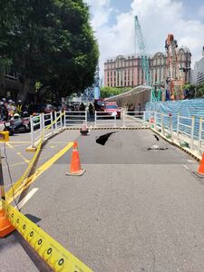 北市敦化北路工地傳天坑 現場傳瓦斯味警消到場圍封鎖線