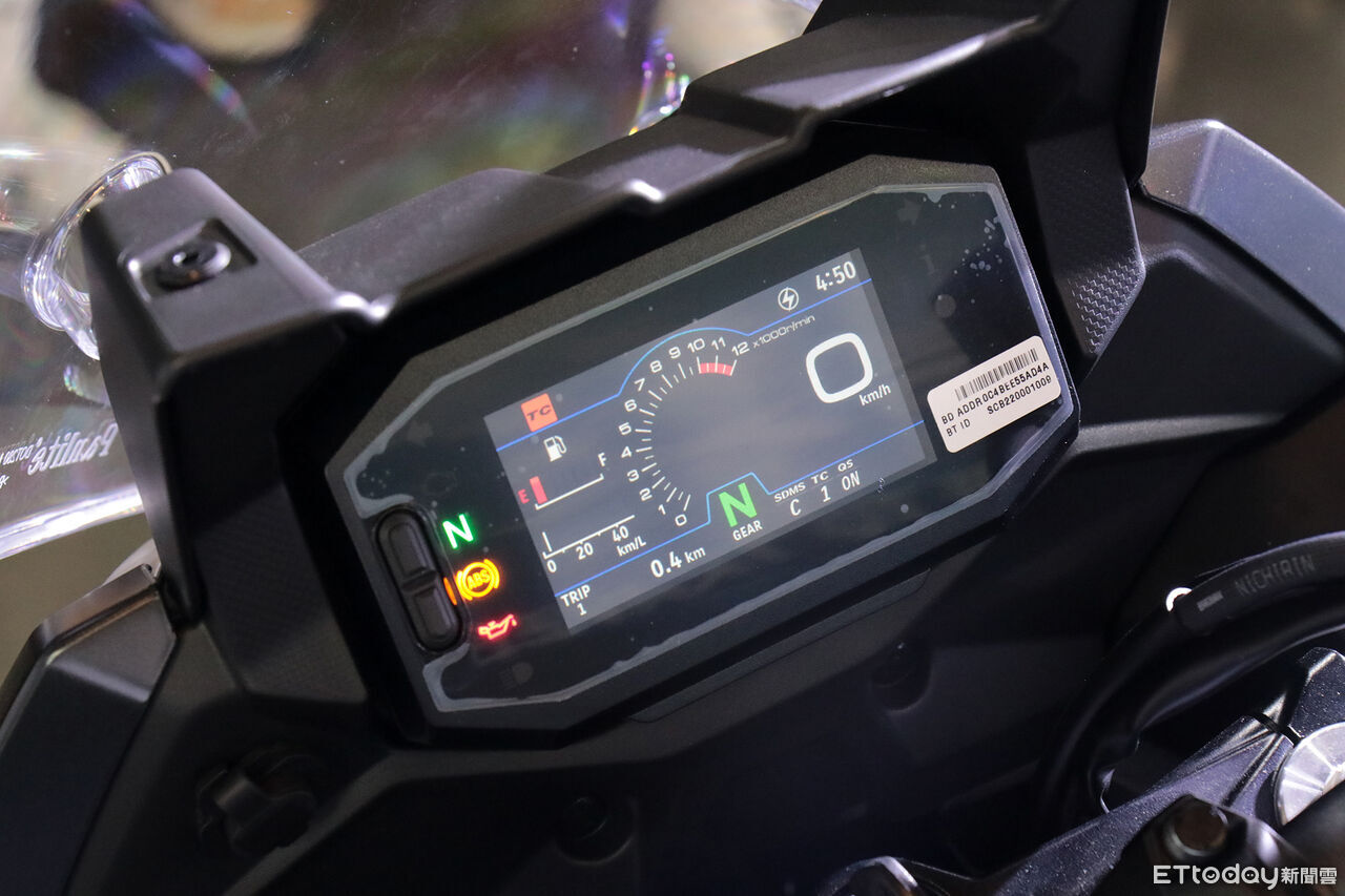 ▲34.8萬起！Suzuki「跨界重機SV-7GX」台灣開賣　同級唯一V雙引擎。（圖／記者張慶輝攝）