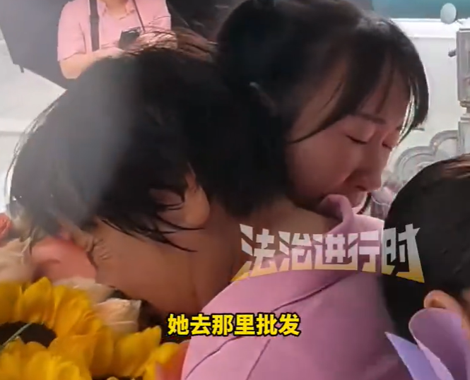 ▲▼2歲女兒走失35年　爸爸抱憾離世「不知她就在對街」。（圖／翻攝自微博／北京時間）