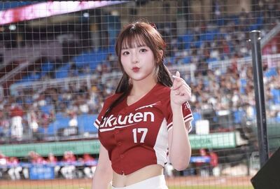 樂天女孩笑笑解鎖東京巨蛋甲子園    日粉高舉應援毛巾超感動