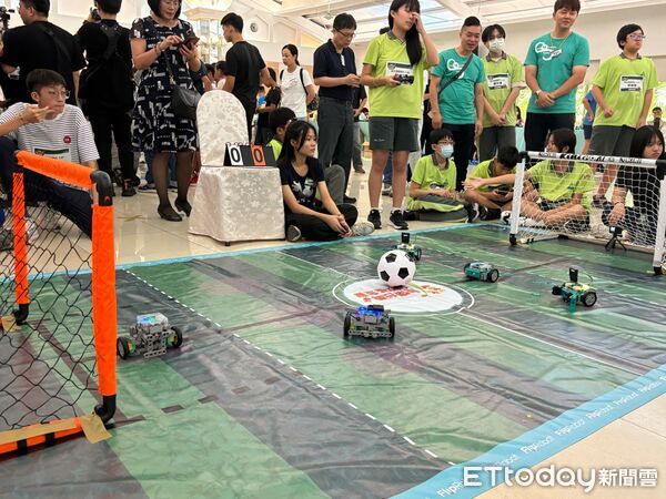 ▲台南市政府教育局攜手關懷台灣文教基金會辦理「第四屆AI Jungle小HERO」跨縣市交流活動，近250位師生參與。（記者林東良翻攝，下同）