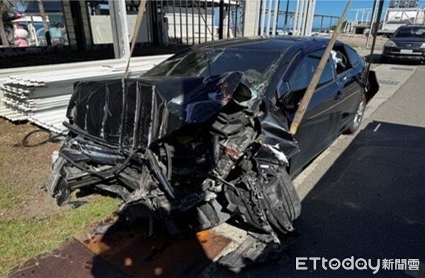 ▲▼屏東枋寮死亡車禍，死者與同車男子是同事關係。（圖／記者陳崑福翻攝）