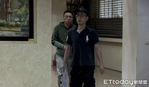 ▲▼新北警查詐騙竟發現自己人　自請拘提金山分局警官。朱姓主嫌移送。（圖／記者劉昌松攝）