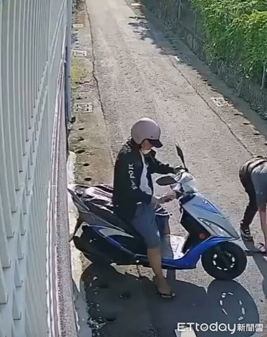 毒男搶皮包反被勇嬤KO!還被背帶狂抽10下網友喊讚 24小時被逮 | ETtoday社會新聞 | ETtoday新聞雲