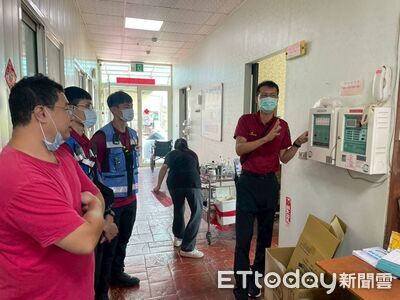 台南東山分隊前進大慶老人長照中心 高危踏勘宣導炊事防火安全