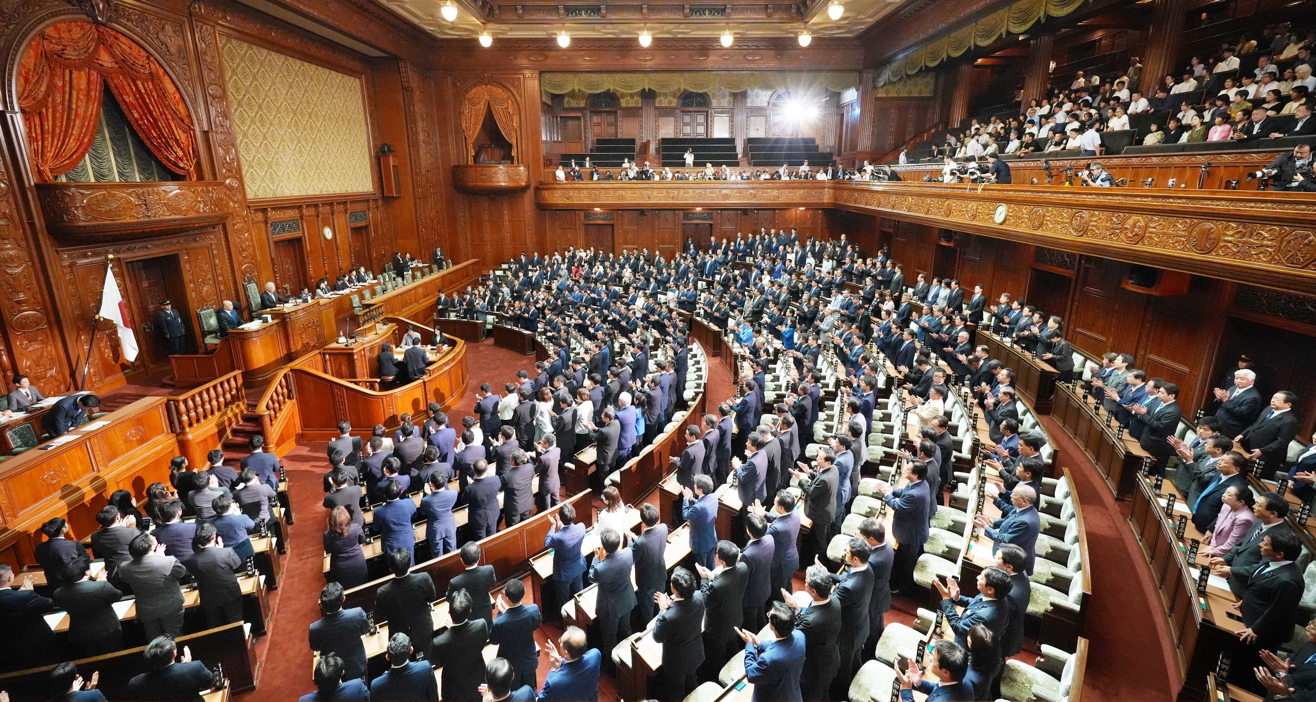 ▲▼7月10日，日本眾議院審議並通過《皇室典範》修正案。（圖／達志影像／美聯社）