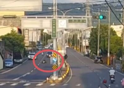 OL下班遭垂落電線勒頸摔車「骨折全身傷」 彈飛畫面曝光