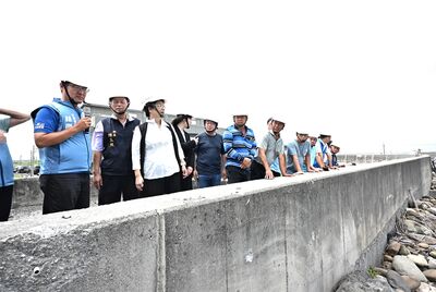 中颱巴威逼近王惠美視察抽水站　是否放颱風假晚間公布