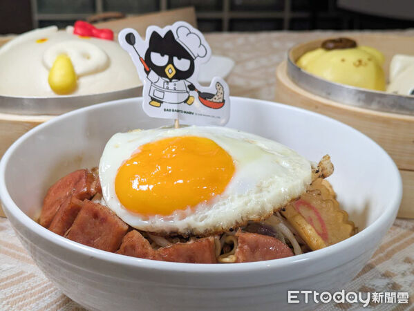 ▲「點點心」暑假與Hello Kitty、布丁狗、酷企鵝聯名，推出「萌友來點心」活動。（圖／記者黃士原攝）