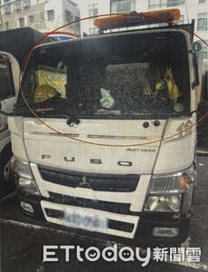 北市男個人物品放市高橋下!清潔隊防颱清除...他竟砸毀垃圾車