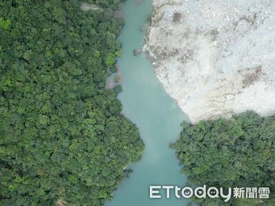 萬里溪堰塞湖最新狀況曝!水位達最大容量75.5% 壩體安全無虞