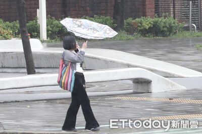 快訊/14縣市大雨特報 防雷擊、強陣風