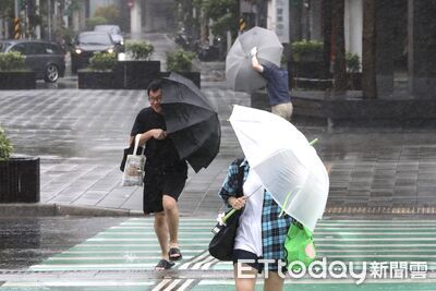 快訊/大雷雨炸北部4縣市 國家警報響