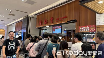 颱風天關不住!漢神巨蛋塞爆民眾狂衝鼎泰豐 排隊人龍逾百公尺