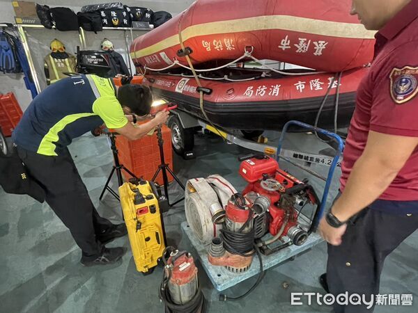 ▲巴威颱風逼近入夜風雨增強 基隆消防籲提早做好防颱準備。（圖／記者郭世賢翻攝）