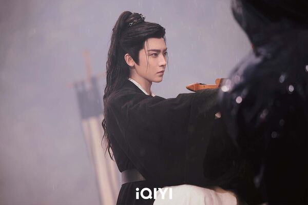 ▲《雀骨》由侯明昊、艾米主演。（圖／愛奇藝國際版提供）