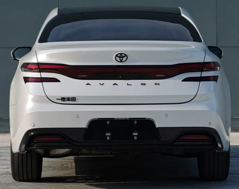 ▲改款新TOYOTA Avalon於大陸送測曝光！換上搶眼新造型。（圖／翻攝自大陸工信部）