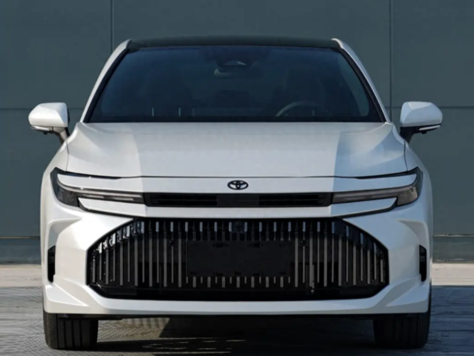 ▲改款新TOYOTA Avalon於大陸送測曝光！換上搶眼新造型。（圖／翻攝自大陸工信部）
