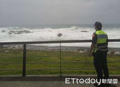 巴威外圍環流持續影響東海岸 成功警加強巡查籲防長浪豪雨