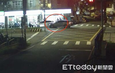 新北女開車載尪...猛撞超商前轎車畫面曝 快篩驗出3種毒!