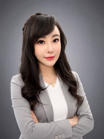 ▲小亮哥與萁媽與莊斯棋。（圖／陽光璨亮整型外科）