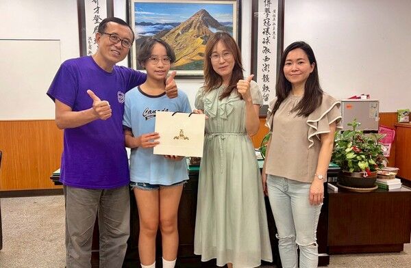 ▲旅美少女華鈺萱，推動免費遠距雙語公益教學