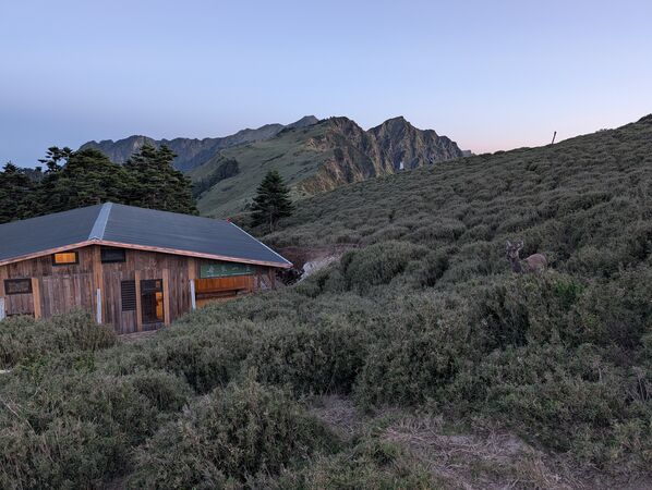 ▲▼奇萊山區新建的「奇萊山屋」已完工、完成驗收，預計於8月起試營運。（圖／國家公園署提供）
