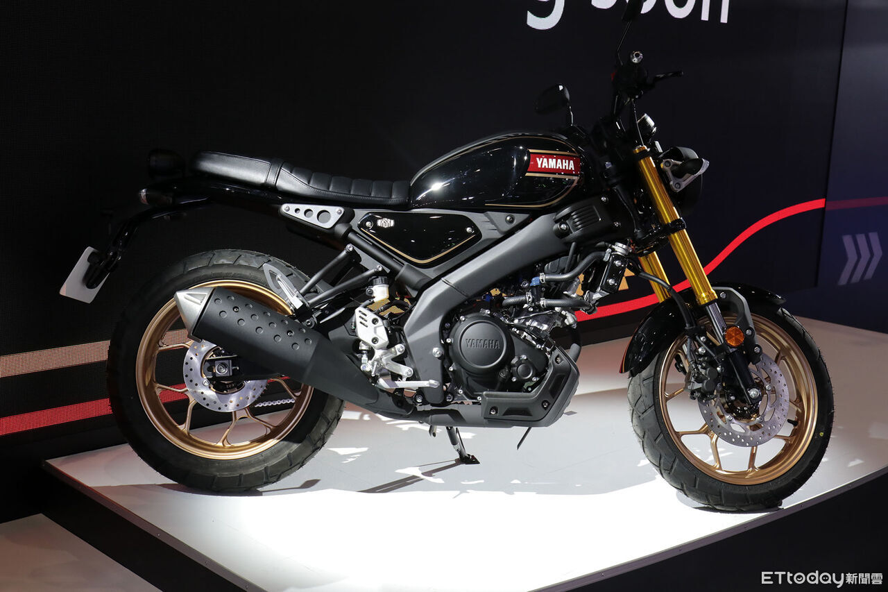 ▲重機展／YAMAHA「R7始祖降臨台灣」！復古白牌檔車XSR155來了。（圖／記者張慶輝攝）