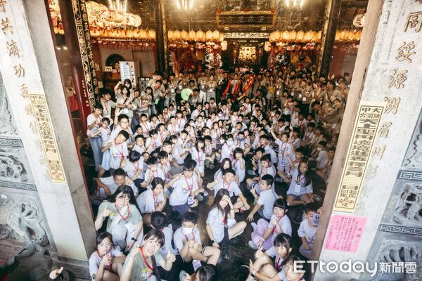 ▲西螺太平媽冬令成長營吸引120多名學童參與，在大哥哥、大姊姊陪伴下展開充滿歡笑的寒假學習旅程。（圖／記者游瓊華翻攝）