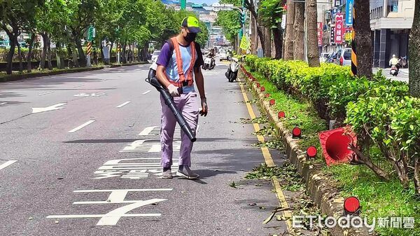 ▲基隆250清潔隊員總動員 全力恢復市容。（圖／記者郭世賢翻攝）