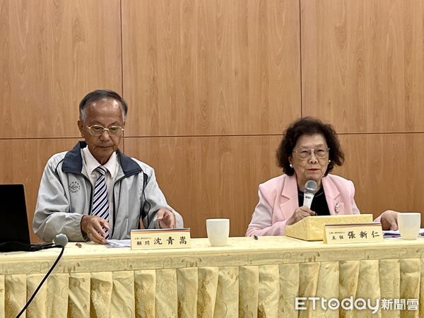 ▲▼大考中心主任張新仁（圖右）說明分科測驗試場狀況。（圖／記者許敏溶攝）