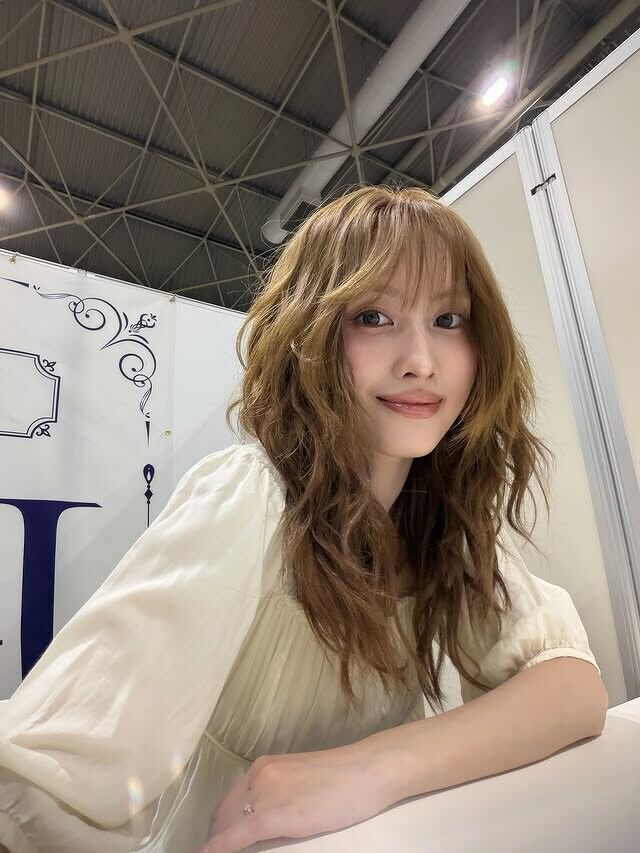 想換髮色先看她！TWICE Momo 6款顯白髮色靈感推薦，解鎖韓系氛圍感的秘密