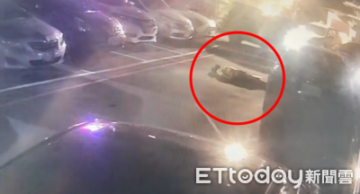 基隆醉男仰躺巷口 遭休旅車輾過卡車底!監視器影像曝光