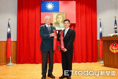 耿利企業捐150件救生衣　強化南部海巡執勤安全