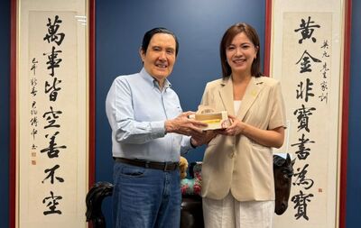 探望馬英九賀76歲大壽　鍾沛君曝內容笑：他不忘點評各泳池優缺