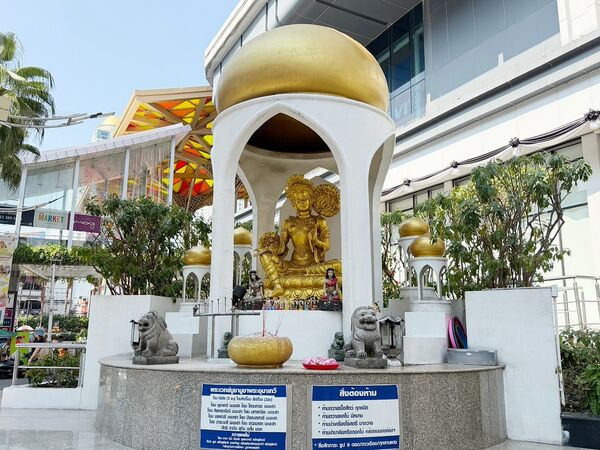 ▲▼Savoey @The Mercury Ville at Chidlom+九大神明祈福。（圖／VIVIYU小世界授權提供）