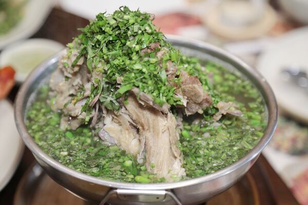 ▲▼Savoey @The Mercury Ville at Chidlom+九大神明祈福。（圖／VIVIYU小世界授權提供）