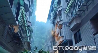 快訊/基隆碇內街4樓公寓陽台竄火 消防急派18車31人灌救
