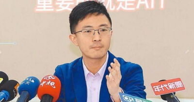 青鳥出征北市砍樹！侯漢廷：南台灣「砍樹種光電板」有在意嗎